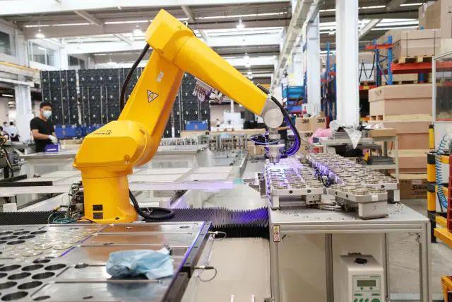 全球機(jī)器人版圖再添“錢塘造” 史陶比爾首條國內(nèi)產(chǎn)線落成，賦能智造新未來