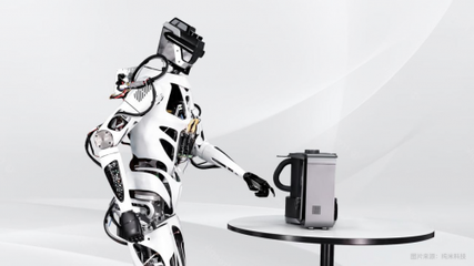 萬億藍海新戰局 純米入局人形機器人，智能家庭生態拼圖漸趨完整